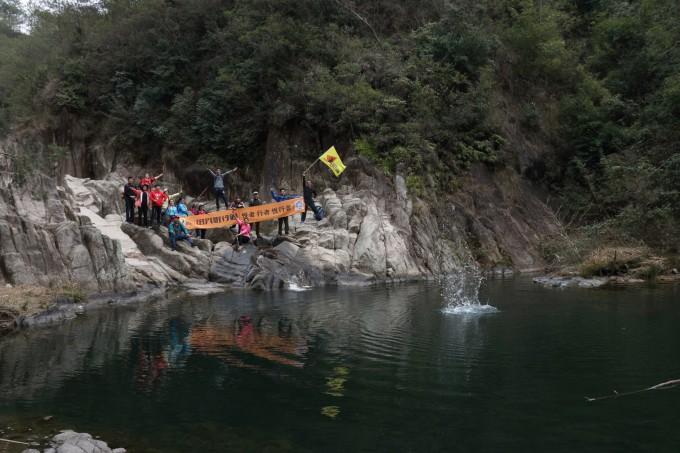 房屋漏水引纠纷 法院调解促和谐